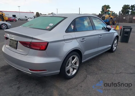2018 Audi A3 2.0T Premium/2.0T Tech Premium из США, поврежденный, VIN WAUAUGFF4J1022122